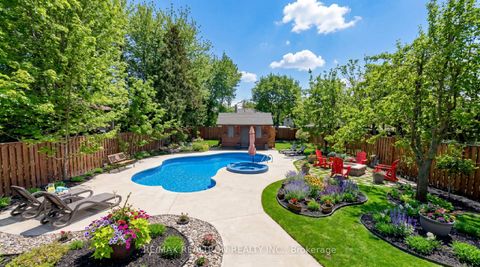 Photo 8 at 374 Elmwood Avenue, Harding, Richmond Hill