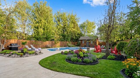 Photo 9 at 374 Elmwood Avenue, Harding, Richmond Hill