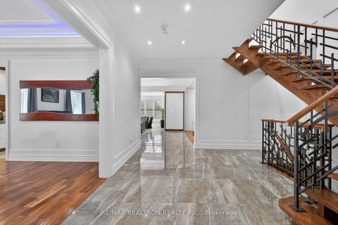 Photo 16 at 374 Elmwood Avenue, Harding, Richmond Hill