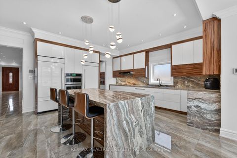 Photo 18 at 374 Elmwood Avenue, Harding, Richmond Hill