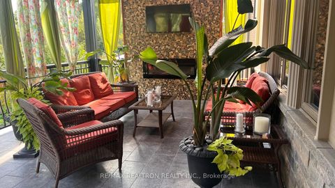 Photo 22 at 374 Elmwood Avenue, Harding, Richmond Hill