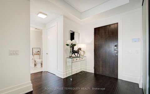 Photo 3 at 401 - 3 Southvale Drive, Leaside, Toronto