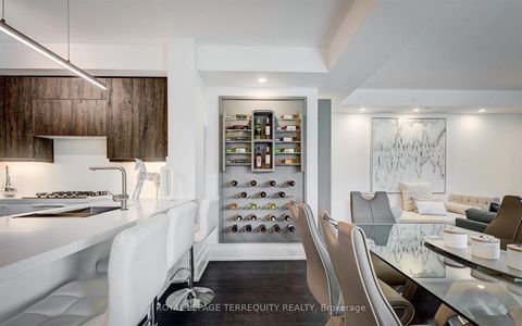 Photo 15 at 401 - 3 Southvale Drive, Leaside, Toronto