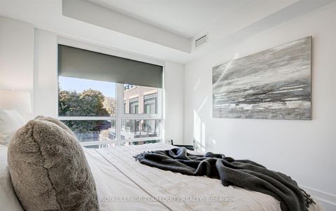 Photo 17 at 401 - 3 Southvale Drive, Leaside, Toronto