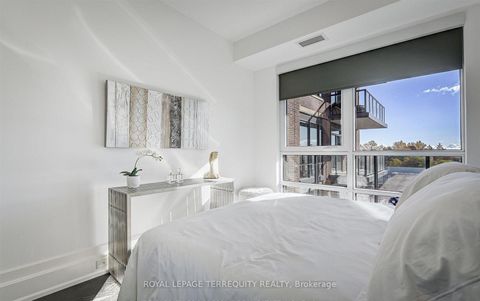Photo 21 at 401 - 3 Southvale Drive, Leaside, Toronto