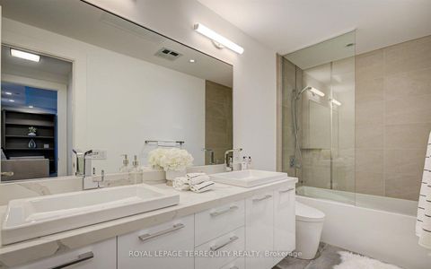 Photo 24 at 401 - 3 Southvale Drive, Leaside, Toronto