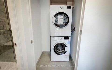 Photo 25 at 401 - 3 Southvale Drive, Leaside, Toronto