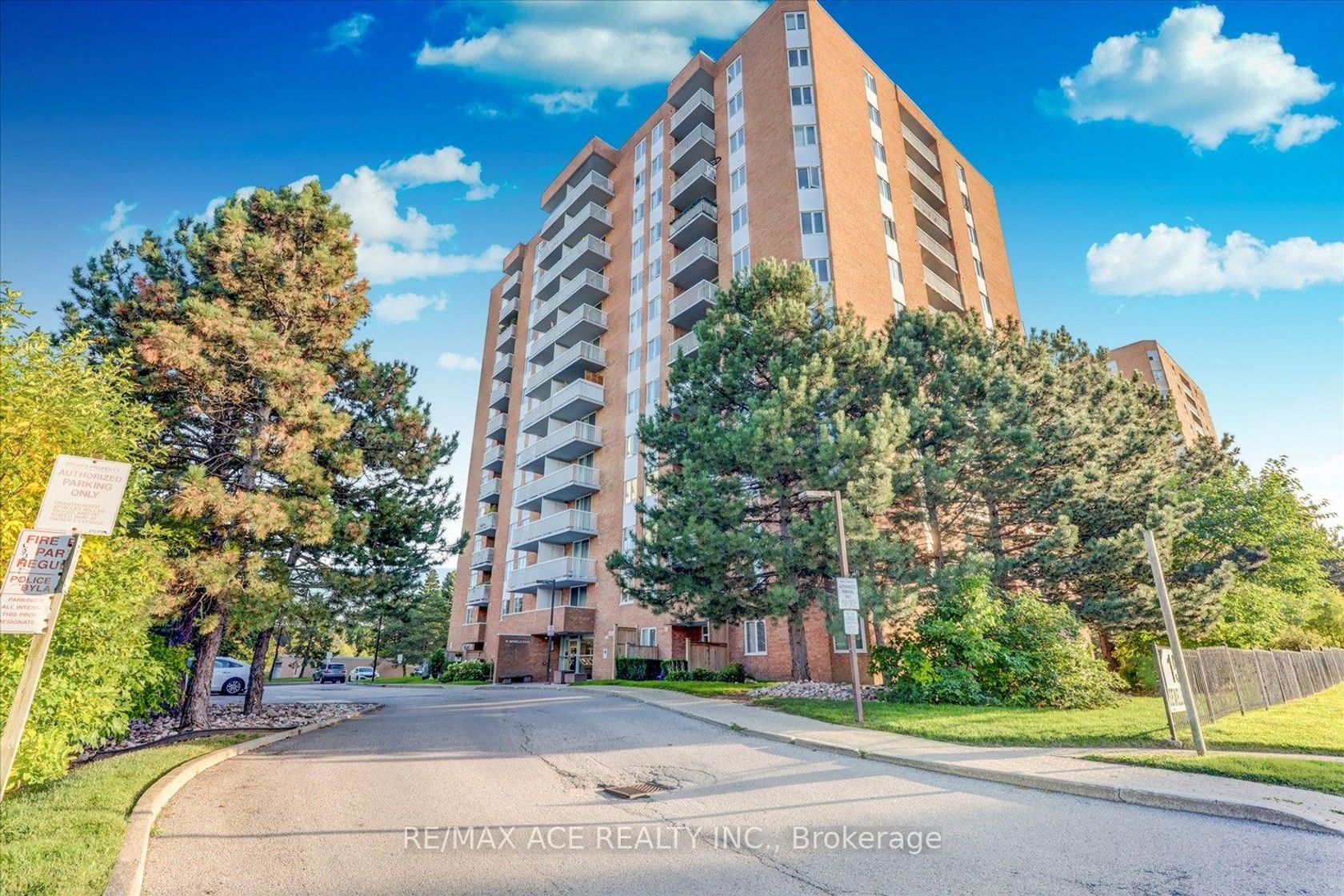201 - 15 Sewells Road, Malvern, Toronto photo number 2