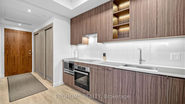 Photo 4 at 1006 - 27 McMahon Drive, Bayview Village, Toronto