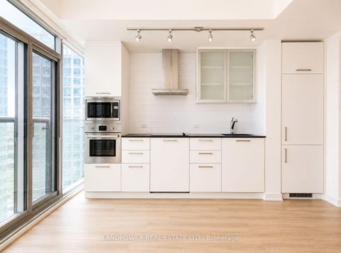 Photo 4 at 5101 - 12 York Street, Waterfront Communities C1, Toronto