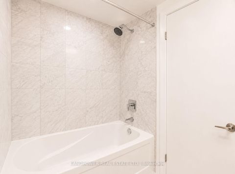 Photo 12 at 5101 - 12 York Street, Waterfront Communities C1, Toronto