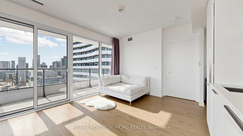 Photo 9 at 4116 - 85 Wood Street, Yonge Corridor, Toronto