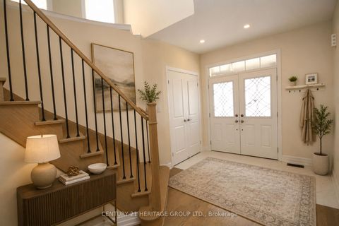 Photo 2 at 83 Kingknoll Crescent, Keswick South, Georgina