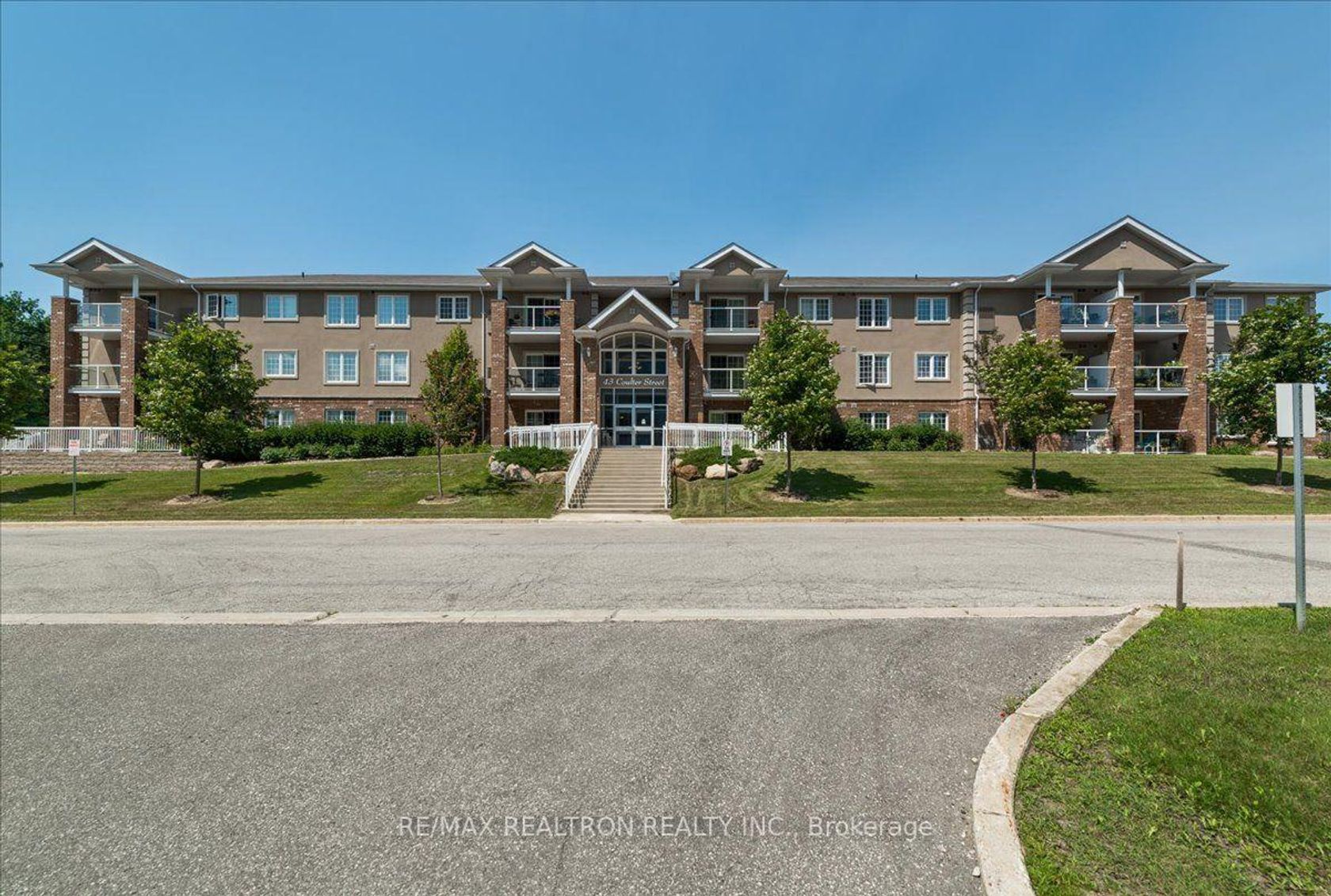 3 - 43 Coulter Street, Sunnidale, Barrie photo 2