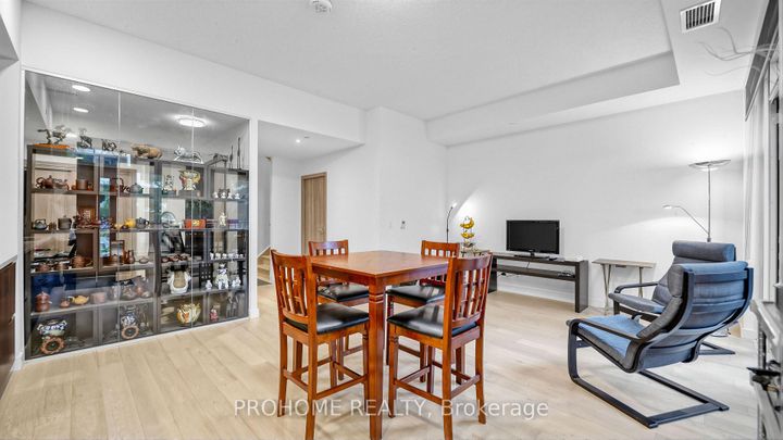 Photo 11 at 111 - 27 McMahon Drive, Bayview Village, Toronto