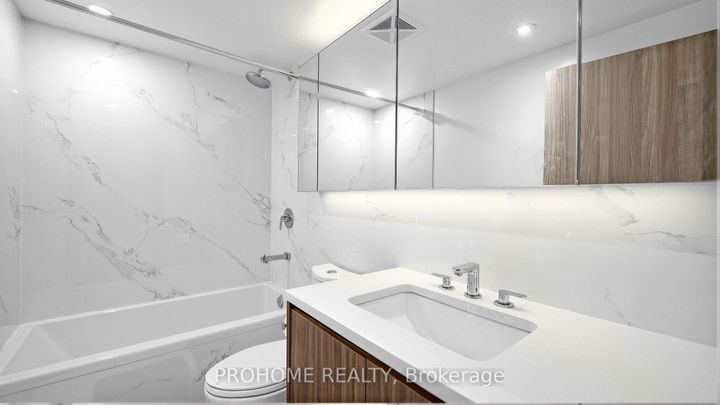 Photo 26 at 111 - 27 McMahon Drive, Bayview Village, Toronto