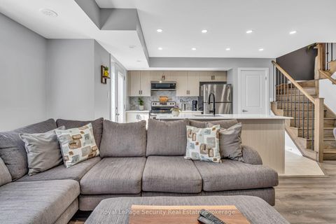 Photo 10 at 61 - 2315 Sheppard Avenue W, Pelmo Park W5, Toronto