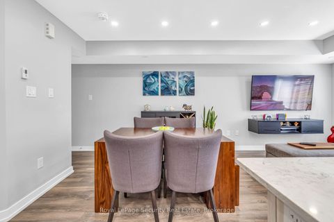 Photo 11 at 61 - 2315 Sheppard Avenue W, Pelmo Park W5, Toronto