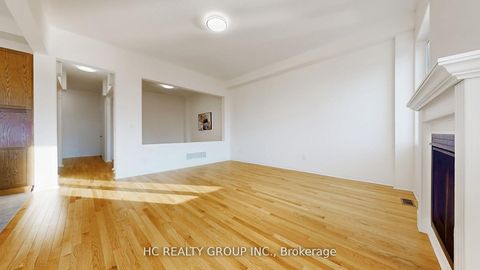 Photo 4 at 156 Hartney Drive, Rural Richmond Hill, Richmond Hill