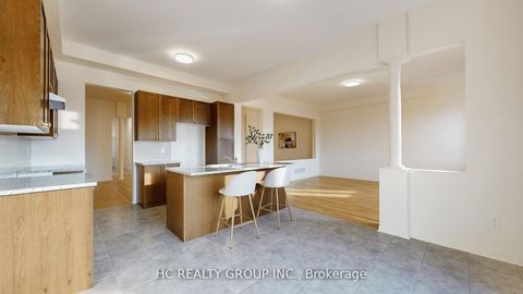 Photo 16 at 156 Hartney Drive, Rural Richmond Hill, Richmond Hill