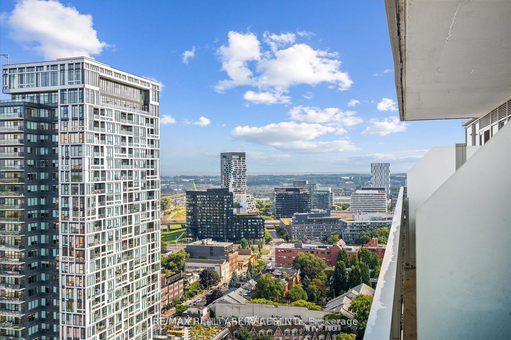 2307 - 20 Tubman Avenue, Regent Park, Toronto photo number 2