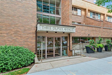 Photo 1 at 102 - 3 Duplex Avenue, Newtonbrook West, Toronto