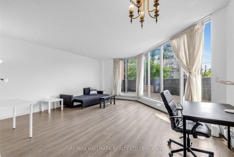 Photo 4 at 102 - 3 Duplex Avenue, Newtonbrook West, Toronto