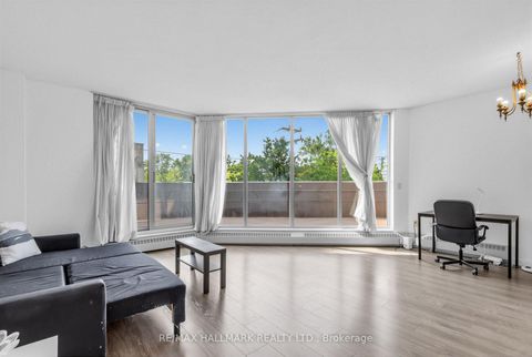 Photo 5 at 102 - 3 Duplex Avenue, Newtonbrook West, Toronto