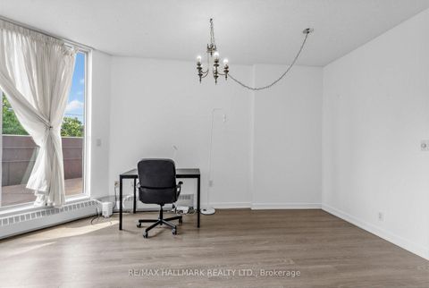 Photo 11 at 102 - 3 Duplex Avenue, Newtonbrook West, Toronto