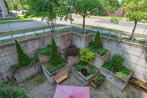 Photo 26 at 102 - 3 Duplex Avenue, Newtonbrook West, Toronto
