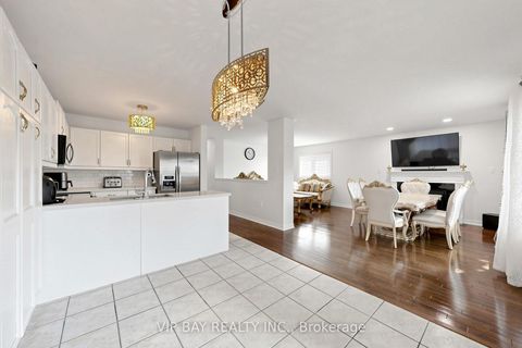 Photo 12 at 77 Amberview Drive, Keswick South, Georgina