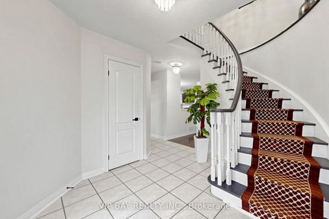 Photo 18 at 77 Amberview Drive, Keswick South, Georgina