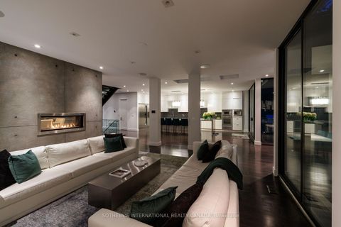 Photo 13 at 5 Hartfield Road, Humber Valley, Toronto