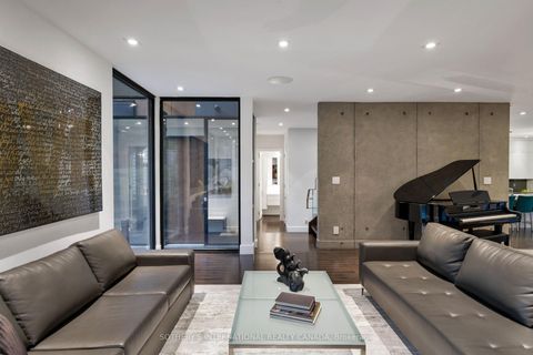 Photo 17 at 5 Hartfield Road, Humber Valley, Toronto
