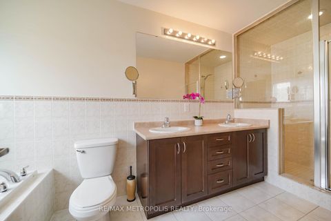 Photo 19 at 58 Lady Loretta Lane, Patterson, Vaughan