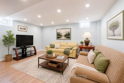 Photo 34 at 58 Lady Loretta Lane, Patterson, Vaughan