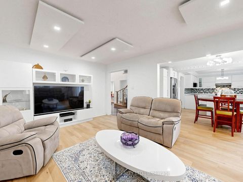 Photo 10 at 54 Stave Crescent, Westbrook, Richmond Hill