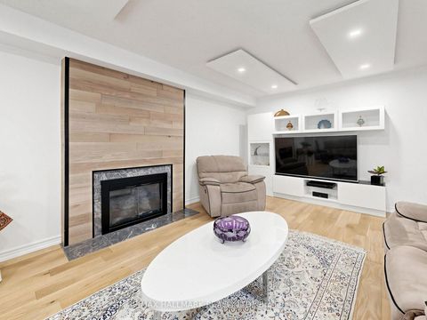Photo 11 at 54 Stave Crescent, Westbrook, Richmond Hill