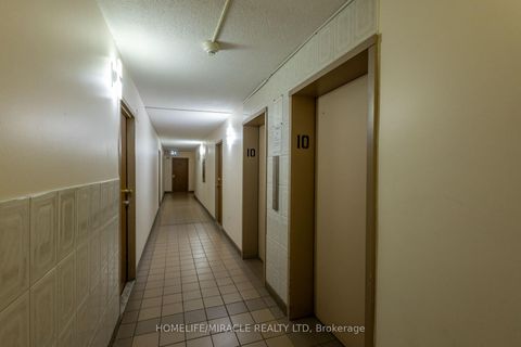 Photo 11 at 1007 - 49 Silverstone Drive, Jamestown, Toronto