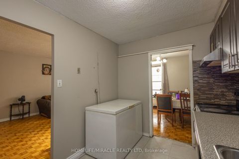 Photo 22 at 1007 - 49 Silverstone Drive, Jamestown, Toronto