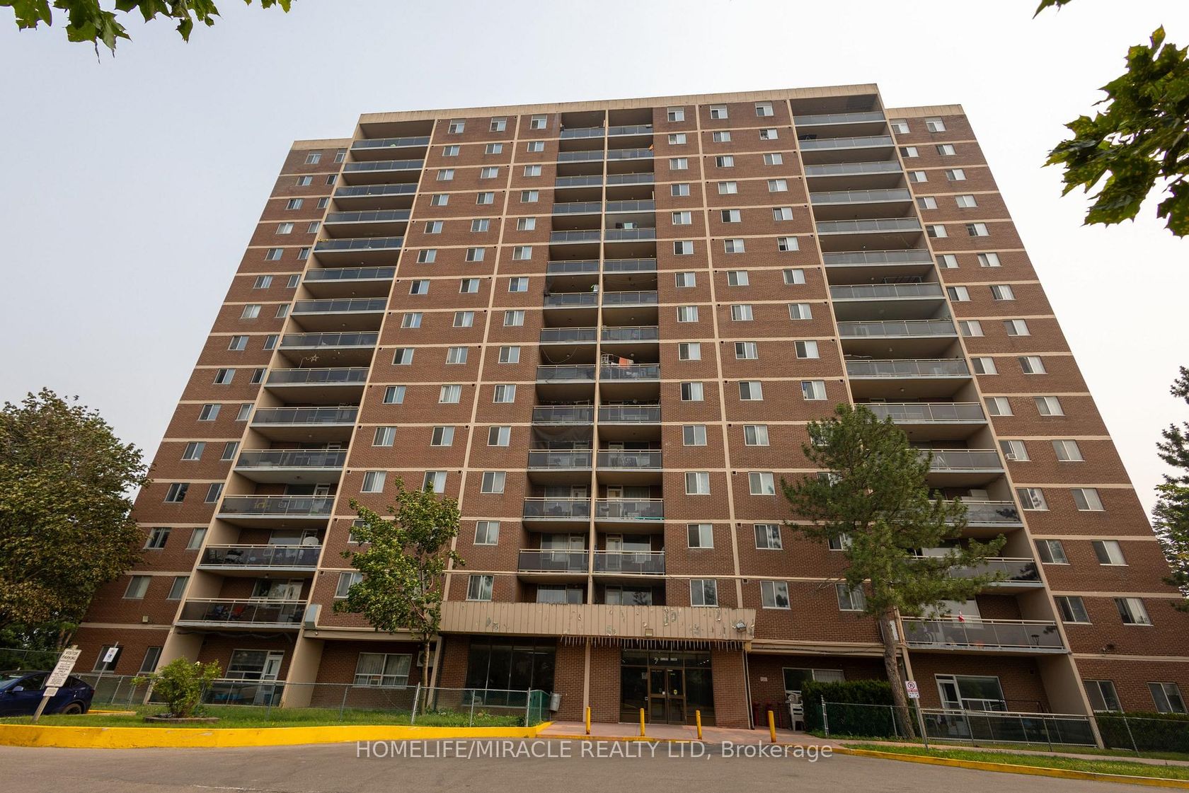 1007 - 49 Silverstone Drive, Jamestown, Toronto photo number 2