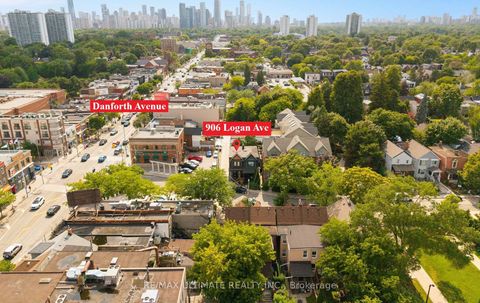 Photo 2 at 906 Logan Avenue, Danforth, Toronto