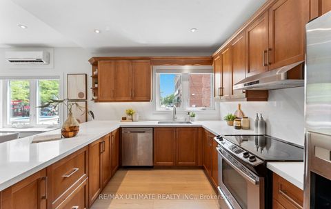 Photo 14 at 906 Logan Avenue, Danforth, Toronto