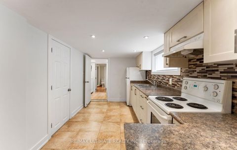 Photo 29 at 906 Logan Avenue, Danforth, Toronto