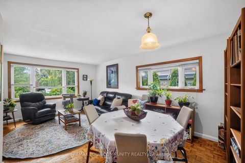 Photo 2 at 223 Richmond Street, Mill Pond, Richmond Hill