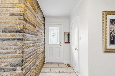 Photo 5 at 32 Allonsius Drive, West Deane, Toronto