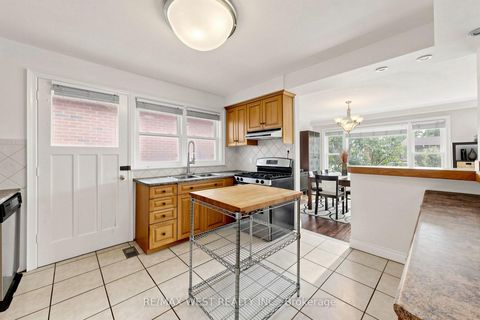 Photo 11 at 32 Allonsius Drive, West Deane, Toronto