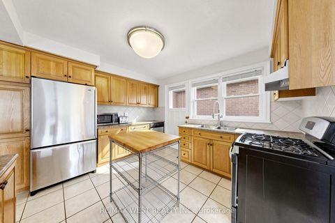 Photo 12 at 32 Allonsius Drive, West Deane, Toronto