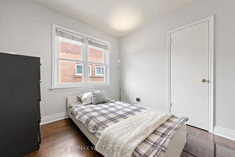 Photo 19 at 32 Allonsius Drive, West Deane, Toronto