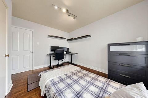 Photo 20 at 32 Allonsius Drive, West Deane, Toronto